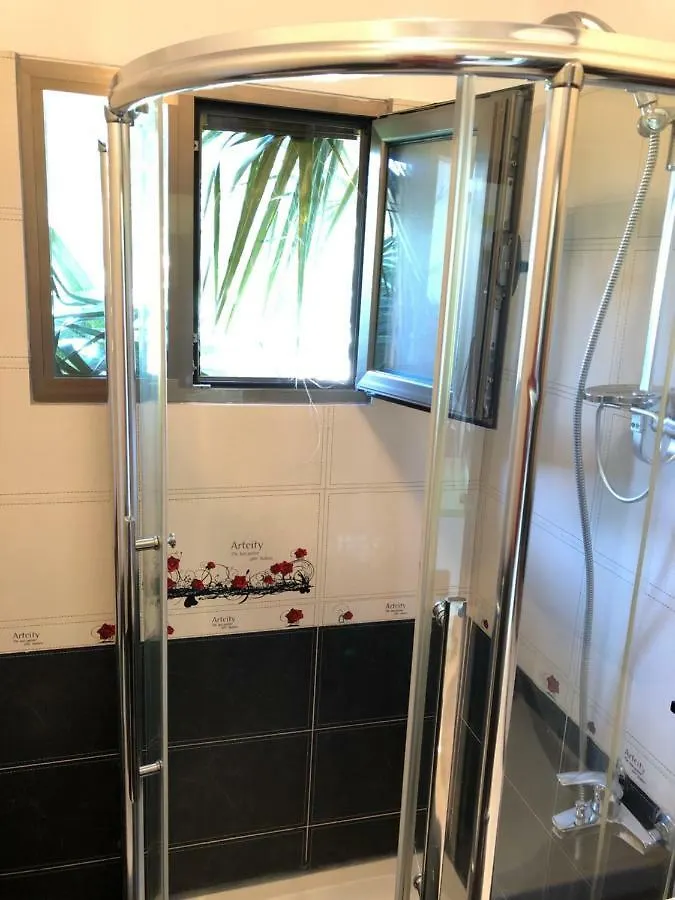 شقة فندقية ديرمي Aris Apartments ألبانيا