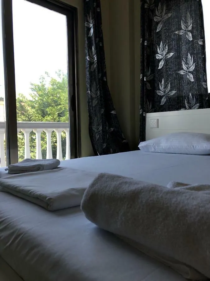 ديرمي Aris Apartments شقة فندقية
