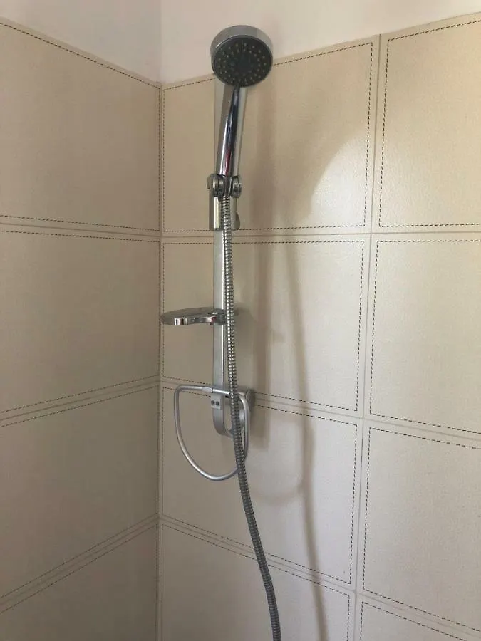 ديرمي Aris Apartments ألبانيا