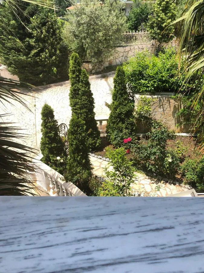 ديرمي Aris Apartments